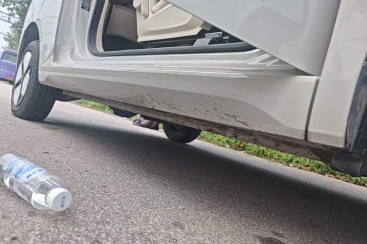 Used Wuling Hongguang MINIEV 2024 3rd Generation 215km Advanced Version Right Side Sill