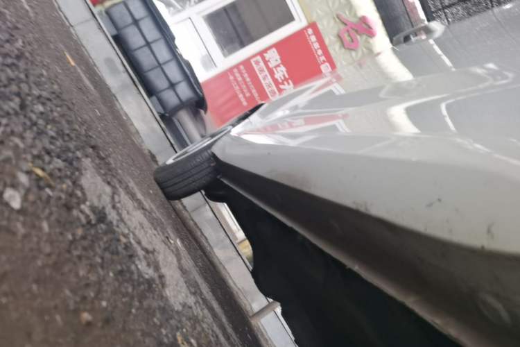 Used Wuling Hongguang MINIEV 2024 3rd Generation 215km Youth Edition Right Side Sill