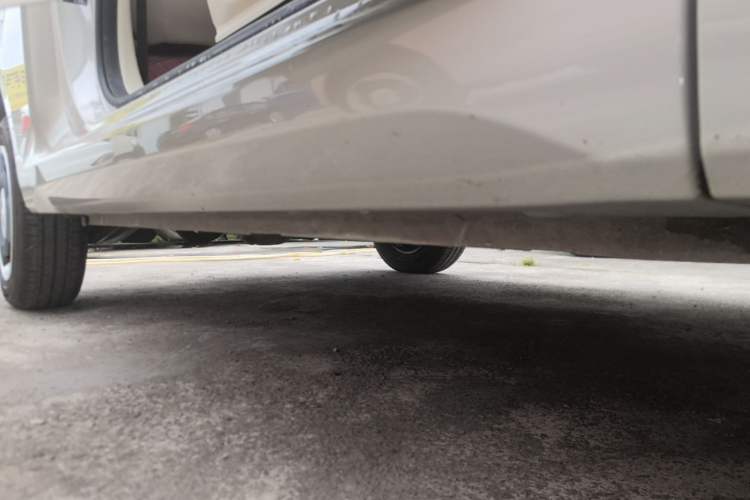Used Wuling Hongguang MINIEV 2024 3rd Generation 215km Youth Edition Right Side Sill
