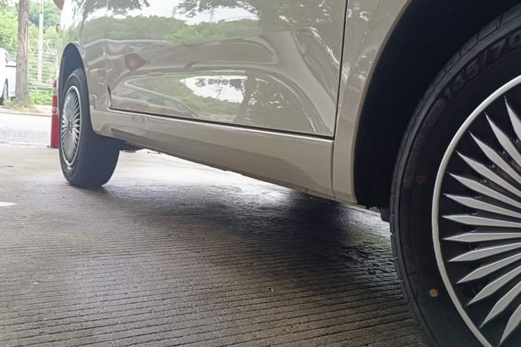 Used Wuling Hongguang MINIEV 2024 3rd Generation 215km Youth Edition Right Side Sill