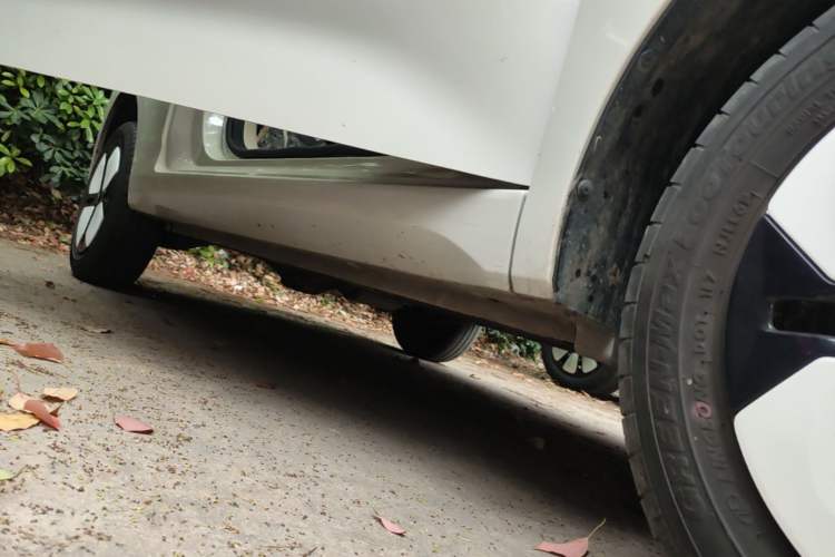 Used Wuling Hongguang MINIEV 2024 3rd Generation 215km Advanced Version Right Side Sill