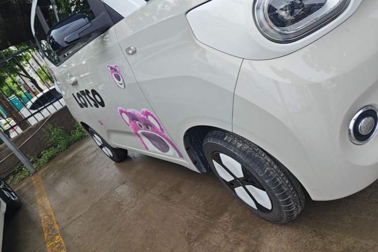 Used Wuling Hongguang MINIEV 2024 3rd Generation 215km Advanced Version Right Side Sill