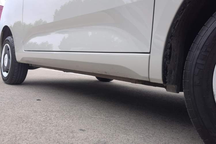 Used Wuling Hongguang MINIEV 2024 3rd Generation 215km Youth Edition Right Side Sill