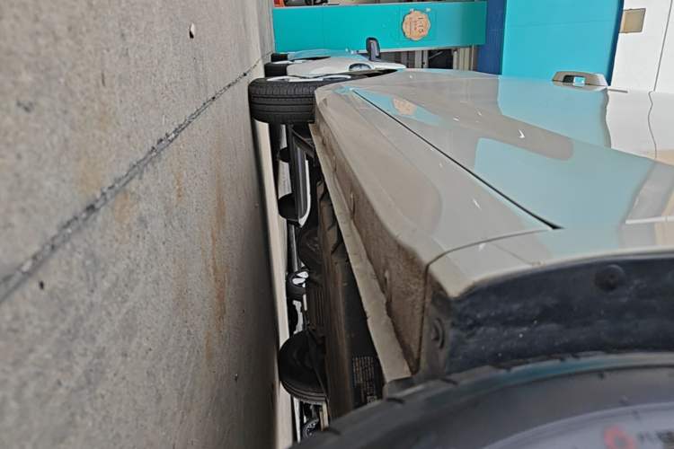 Used Wuling Hongguang MINIEV 2024 3rd Generation 215km Advanced Version Right Side Sill