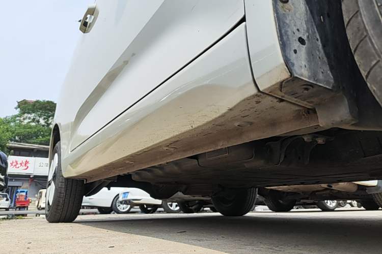 Used Wuling Hongguang MINIEV 2024 3rd Generation 215km Advanced Version Right Side Sill