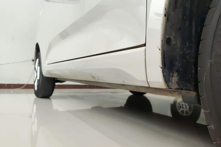 Used Wuling Hongguang MINIEV 2024 3rd Generation 215km Advanced Version Right Side Sill