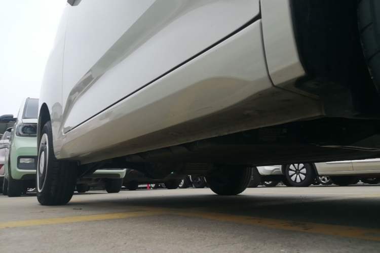 Used Wuling Hongguang MINIEV 2024 3rd Generation 215km Youth Edition Right Side Sill