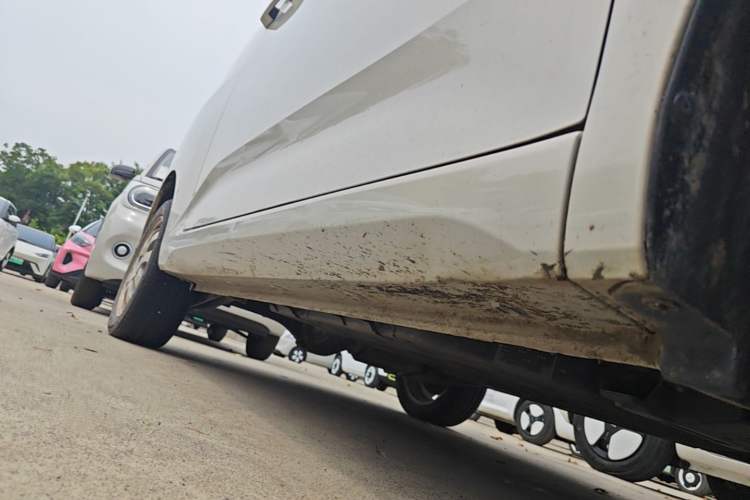 Used Wuling Hongguang MINIEV 2024 3rd Generation 215km Youth Edition Right Side Sill