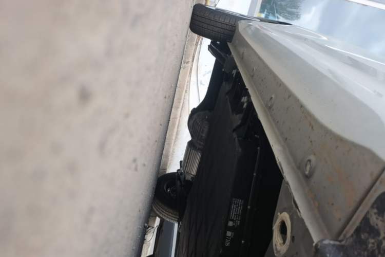 Used Wuling Hongguang MINIEV 2024 3rd Generation 215km Youth Edition Right Side Sill