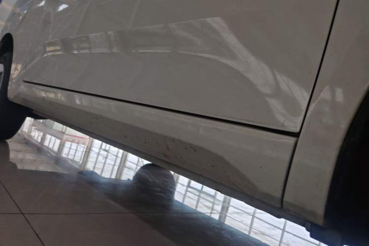 Used Wuling Hongguang MINIEV 2024 3rd Generation 215km Youth Edition Right Side Sill