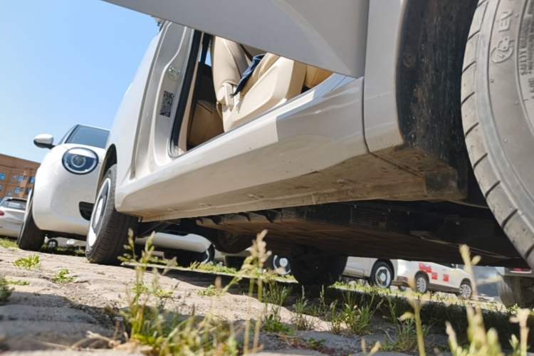 Used Wuling Hongguang MINIEV 2024 3rd Generation 215km Youth Edition Right Side Sill