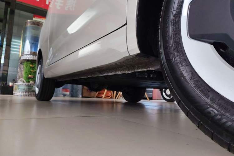 Used Wuling Hongguang MINIEV 2024 3rd Generation 215km Youth Edition Right Side Sill