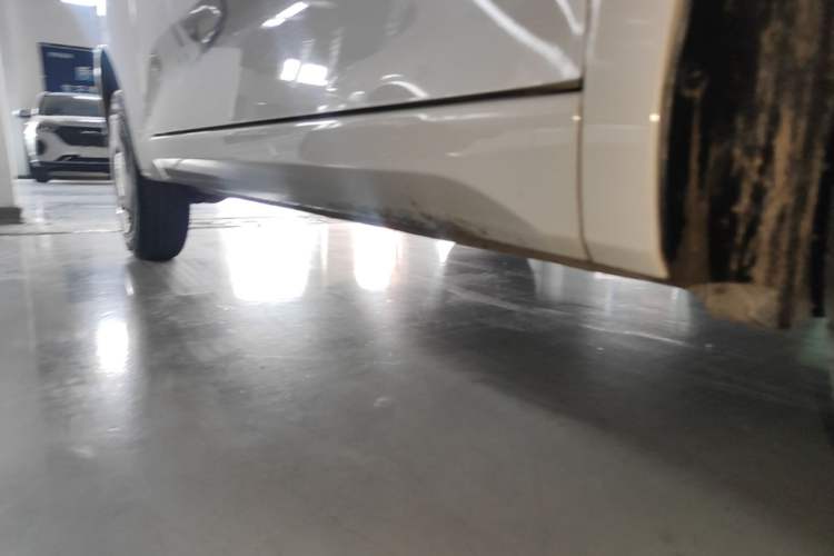 Used Wuling Hongguang MINIEV 2024 3rd Generation 215km Youth Edition Right Side Sill