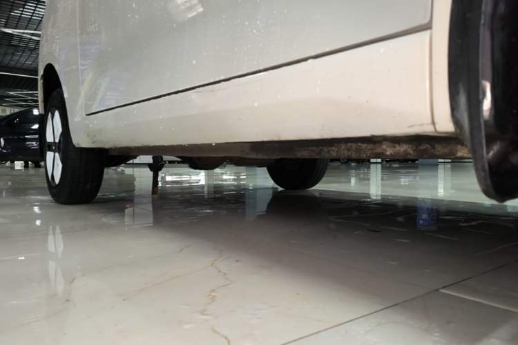 Used Wuling Hongguang MINIEV 2024 3rd Generation 215km Advanced Version Right Side Sill