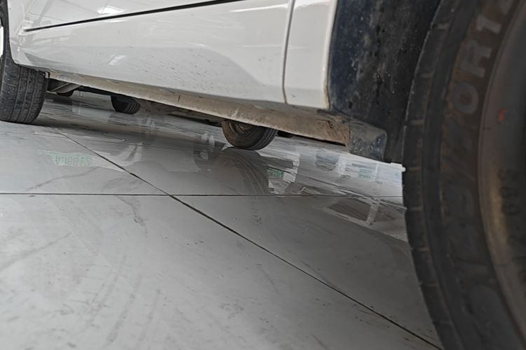 Used Wuling Hongguang MINIEV 2024 3rd Generation 215km Advanced Version Right Side Sill
