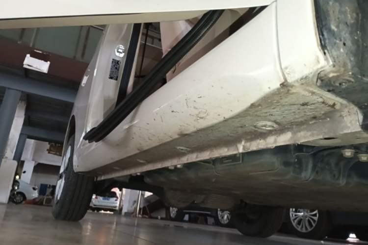 Used Wuling Hongguang MINIEV 2024 3rd Generation 215km Advanced Version Right Side Sill