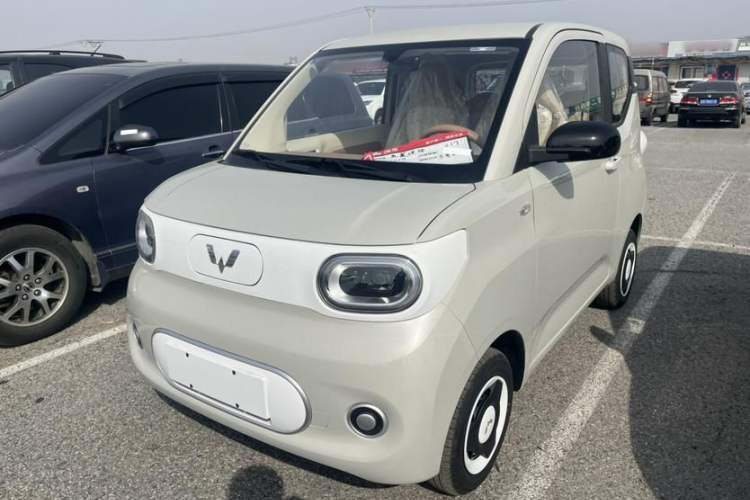 Used Wuling Hongguang MINIEV 2024 3rd Generation 215km Youth Edition Roof