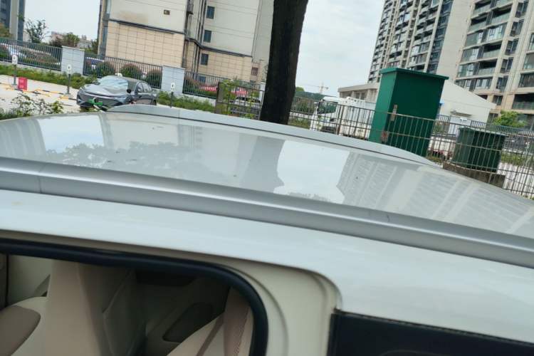 Used Wuling Hongguang MINIEV 2024 3rd Generation 215km Advanced Version Roof