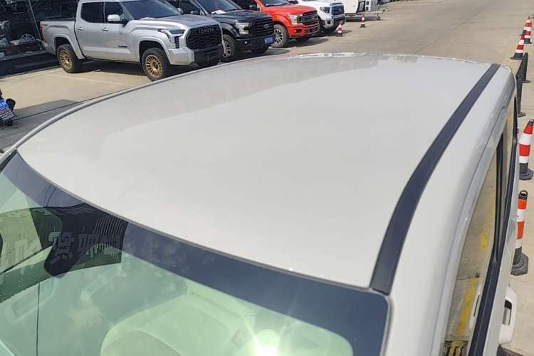 Used Wuling Hongguang MINIEV 2024 3rd Generation 215km Youth Edition Roof