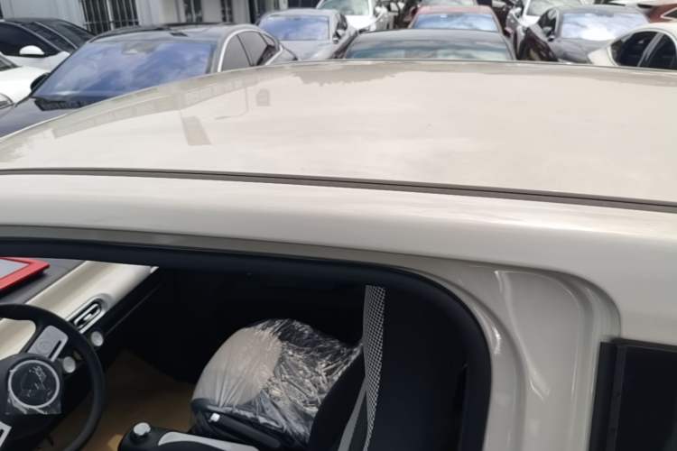 Used Wuling Hongguang MINIEV 2024 3rd Generation 215km Youth Edition Roof