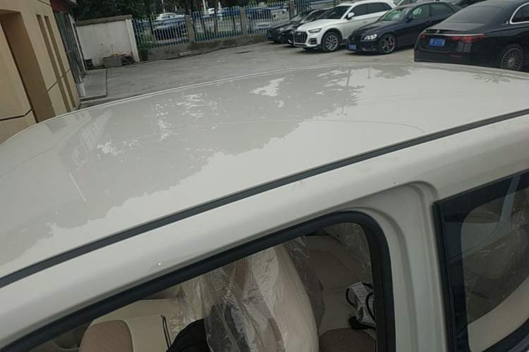 Used Wuling Hongguang MINIEV 2024 3rd Generation 215km Youth Edition Roof
