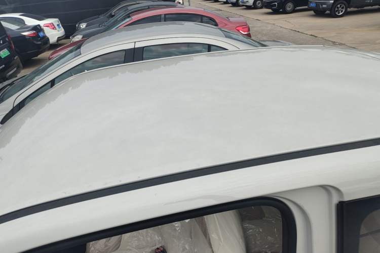 Used Wuling Hongguang MINIEV 2024 3rd Generation 215km Youth Edition Roof
