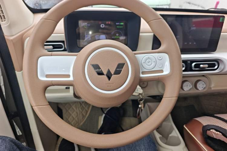 Used Wuling Hongguang MINIEV 2024 3rd Generation 215km Advanced Version Steering Wheel