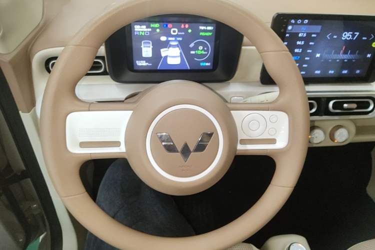 Used Wuling Hongguang MINIEV 2024 3rd Generation 215km Youth Edition Steering Wheel