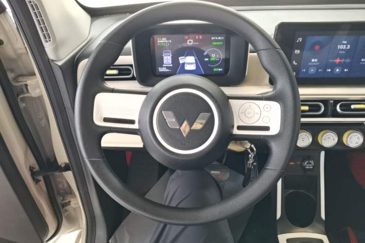 Used Wuling Hongguang MINIEV 2024 3rd Generation 215km Advanced Version Steering Wheel