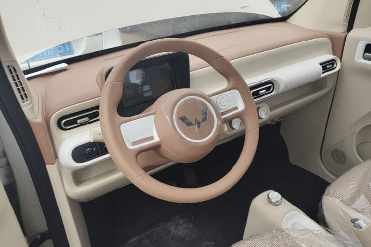 Used Wuling Hongguang MINIEV 2024 3rd Generation 215km Youth Edition Steering Wheel