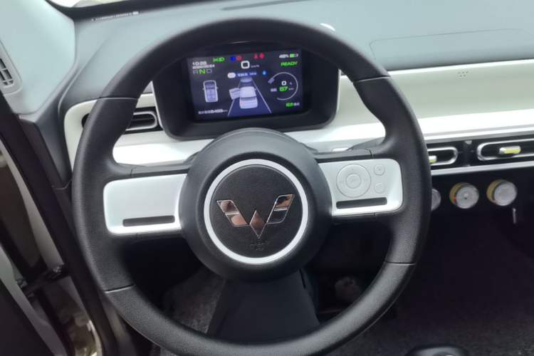 Used Wuling Hongguang MINIEV 2024 Third Generation 120 km Steering Wheel