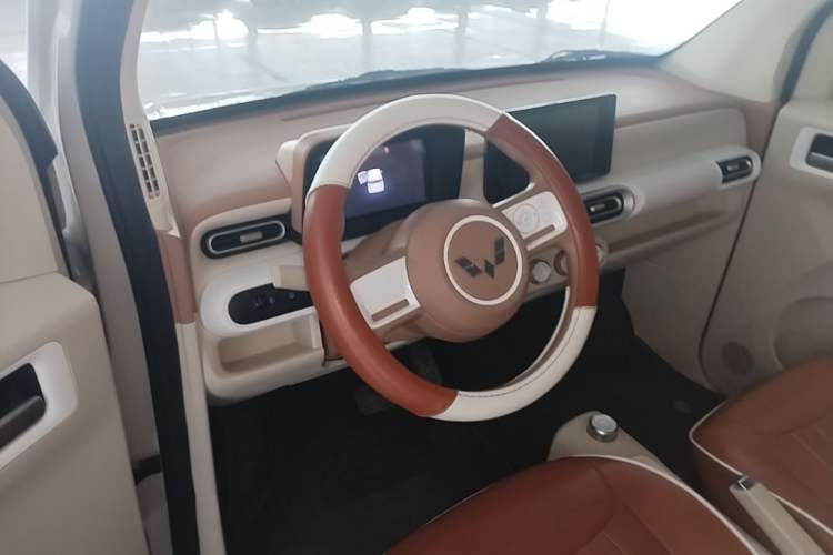Used Wuling Hongguang MINIEV 2024 3rd Generation 215km Advanced Version Steering Wheel