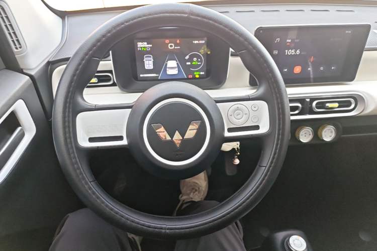 Used Wuling Hongguang MINIEV 2024 3rd Generation 215km Advanced Version Steering Wheel