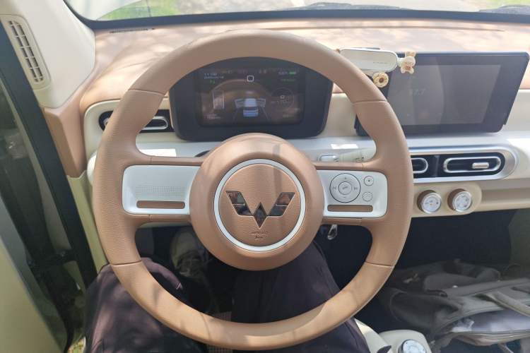 Used Wuling Hongguang MINIEV 2024 3rd Generation 170 km Steering Wheel