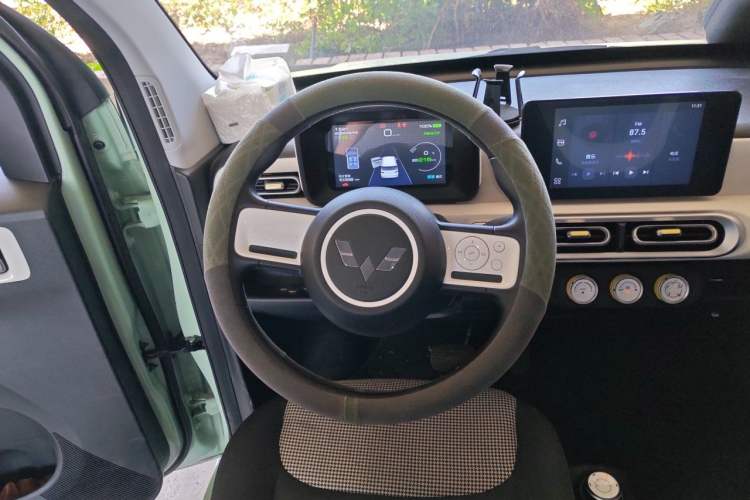 Used Wuling Hongguang MINIEV 2024 3rd Generation 215km Advanced Version Steering Wheel