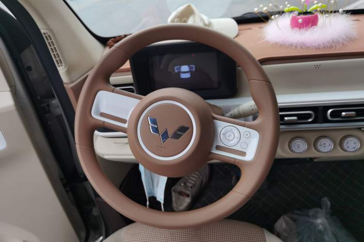 Used Wuling Hongguang MINIEV 2024 3rd Generation 215km Youth Edition Steering Wheel