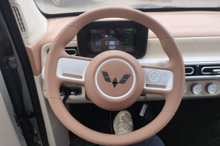 Used Wuling Hongguang MINIEV 2024 3rd Generation 215km Youth Edition Steering Wheel