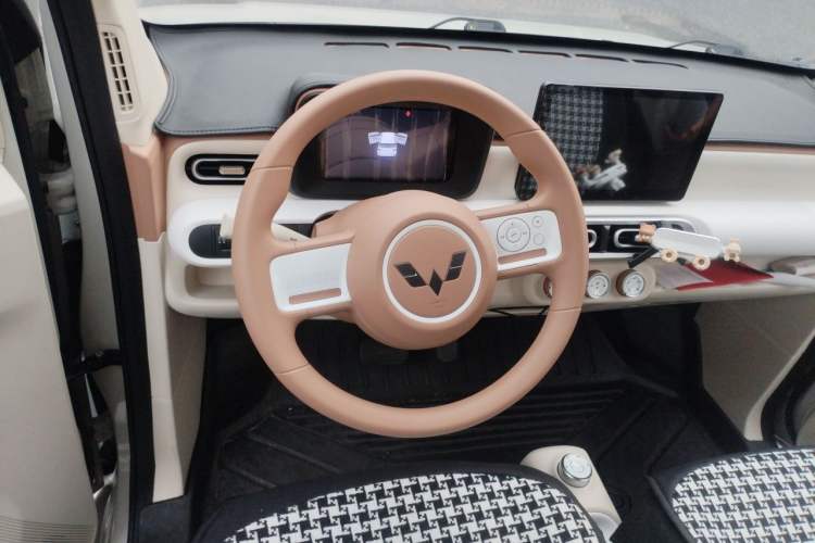 Used Wuling Hongguang MINIEV 2024 3rd Generation 215km Youth Edition Steering Wheel