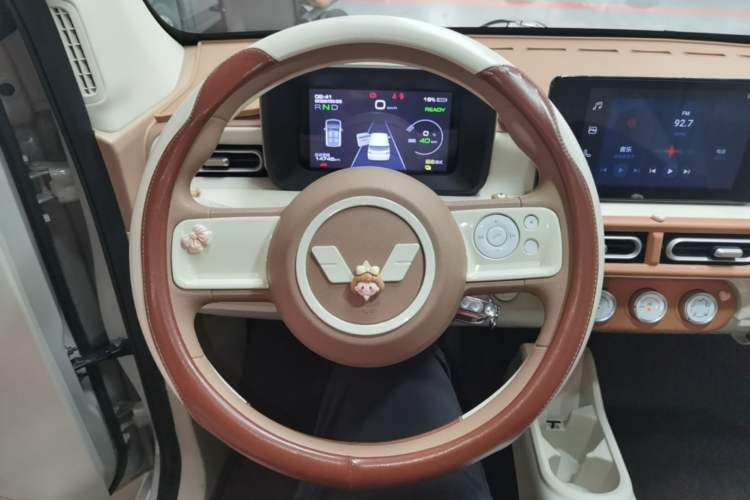 Used Wuling Hongguang MINIEV 2024 3rd Generation 215km Advanced Version Steering Wheel
