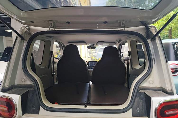 Used Wuling Hongguang MINIEV 2024 3rd Generation 215km Advanced Version Trunk