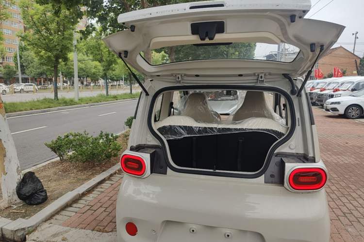 Used Wuling Hongguang MINIEV 2024 3rd Generation 215km Youth Edition Trunk