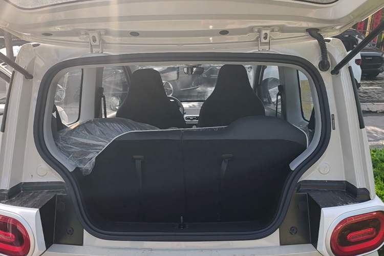 Used Wuling Hongguang MINIEV 2024 3rd Generation 215km Youth Edition Trunk