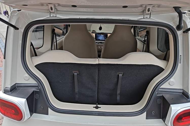 Used Wuling Hongguang MINIEV 2024 3rd Generation 215km Youth Edition Trunk
