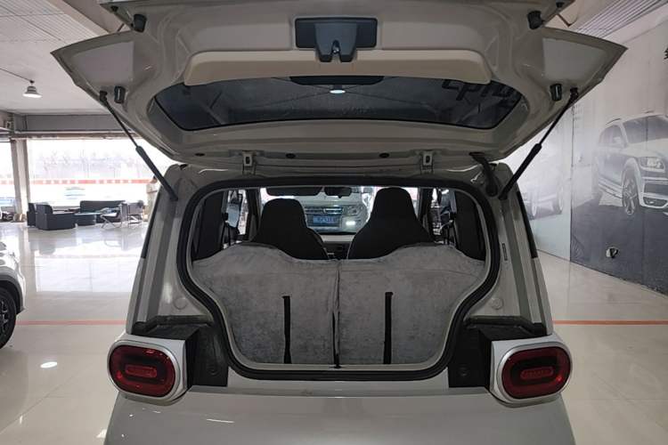 Used Wuling Hongguang MINIEV 2024 3rd Generation 215km Youth Edition Trunk