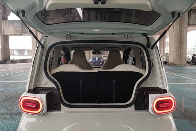 Used Wuling Hongguang MINIEV 2024 3rd Generation 215km Youth Edition Trunk