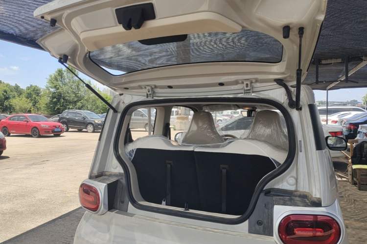 Used Wuling Hongguang MINIEV 2024 3rd Generation 215km Youth Edition Trunk
