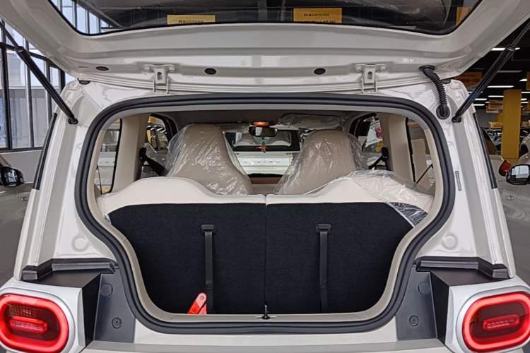 Used Wuling Hongguang MINIEV 2024 3rd Generation 215km Youth Edition Trunk