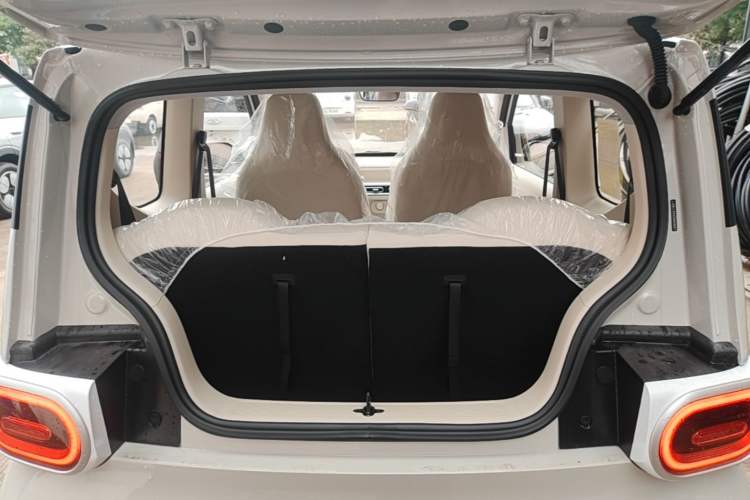 Used Wuling Hongguang MINIEV 2024 3rd Generation 215km Youth Edition Trunk