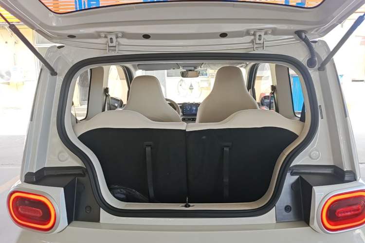 Used Wuling Hongguang MINIEV 2024 3rd Generation 215km Youth Edition Trunk