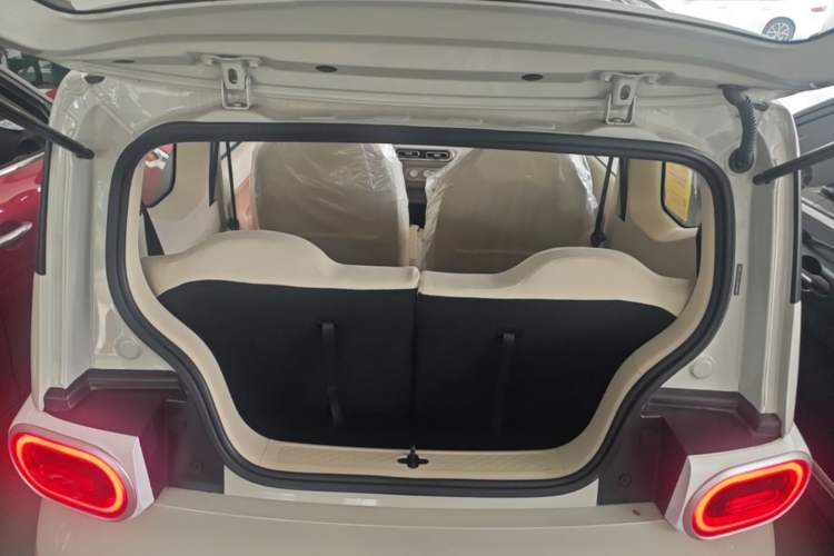 Used Wuling Hongguang MINIEV 2024 3rd Generation 215km Youth Edition Trunk